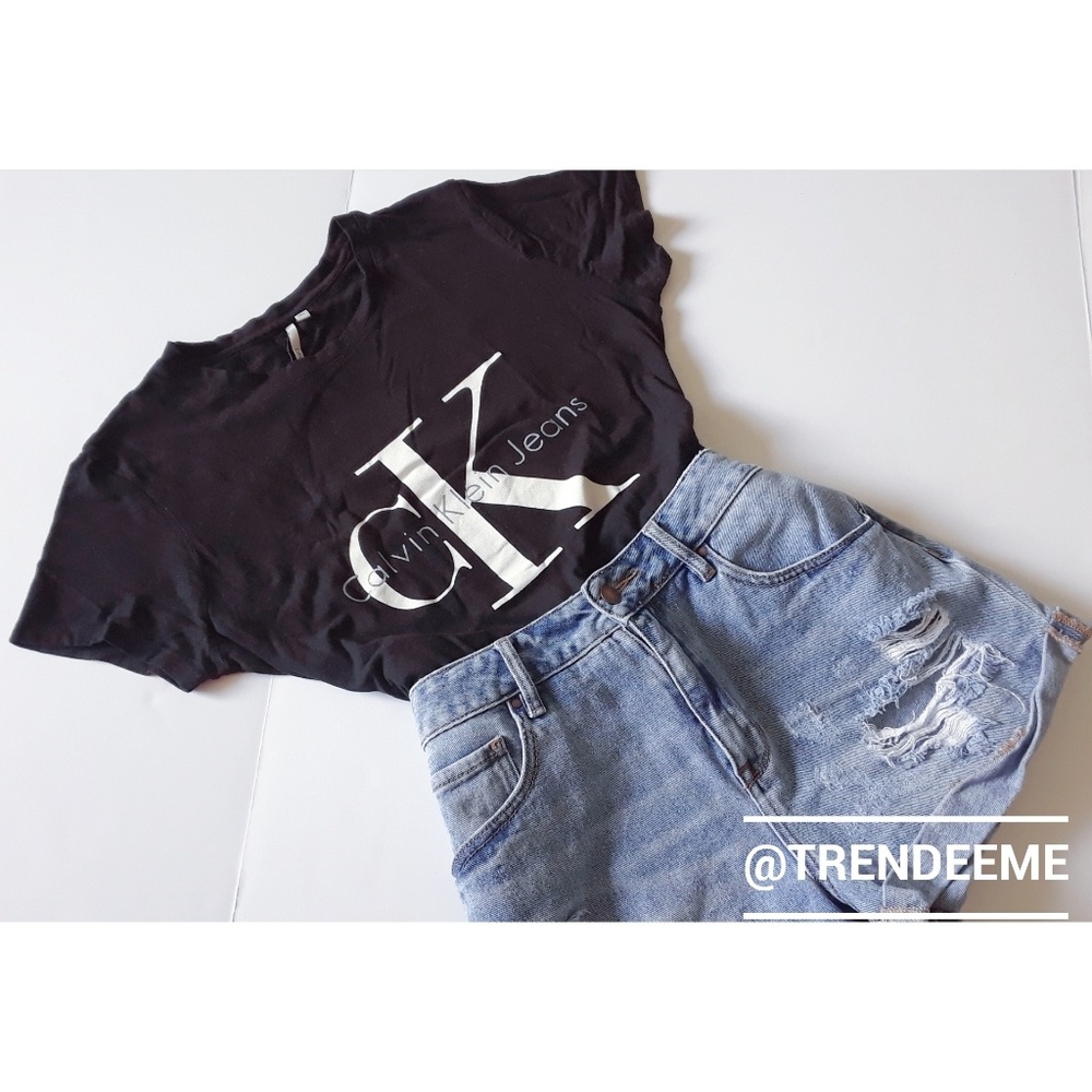 🚨🚨SOLD🚨🚨CK black tee